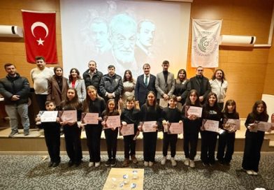 Seben’de öğrenciler Necip Fazıl’ın Şiirlerini seslendirdiler Seben’de öğrenciler Necip Fazıl’ın Şiirlerini seslendirdiler