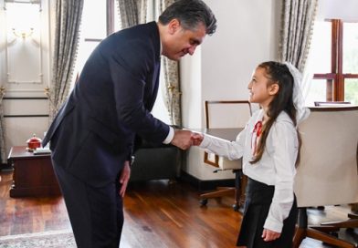 23 Nisan Ulusal Egemenlik ve Çocuk Bayramı Münasebetiyle, 4-E Sınıfı Öğrencisi Öykü Nisa Özdoğan’ın Makam Ziyareti