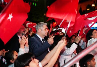 Bolu Belediyesi’nden Muhteşem Fener Alayı Yürüyüşü