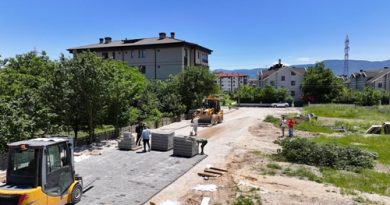 Bolu Belediyesi Fen İşleri ekipleri kentin dört bir yanında sahada