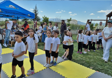 Pusula Kids Yılsonu Gösterisinde Çocuklar Doyasıya Eğlendi