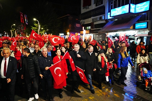 Bolu’da Cumhuriyet Bayramı Fener Alayı Yürüyüşü